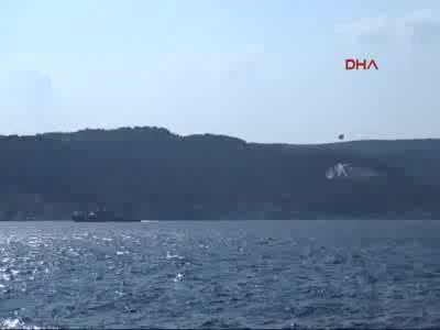 Rus savaş gemileri boğazdan peşpeşe geçti