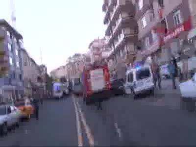 Freni patlayan kamyon önce otomobillere sonra halk otobüsüne çarptı; 9 yaralı