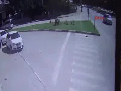Bursa'da korkutan kazalar kameralarda