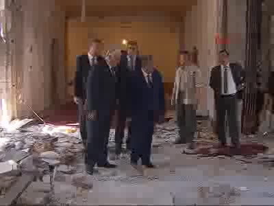 Necdet Özel bombalanan Meclis'i ziyaret etti