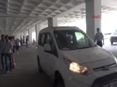 Baba ve 3 çocuğu baltayla öldürüp, parçalara ayırdı
