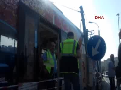Güngören'de tramvay raydan çıktı - 1