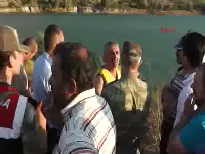 Kızlarını kurtarmak isterken boğuldu