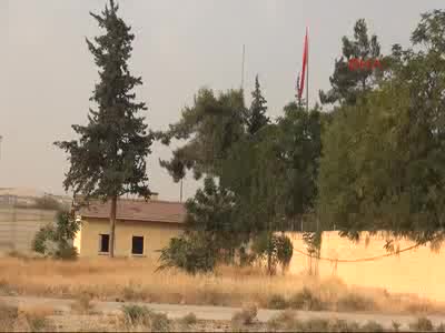 Gaziantep ÖSO'nun ilk icraatı sınırdaki IŞİD bayrağını indirmek oldu
