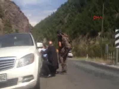 Kılıçdaroğlu'nun konvoyuna ateş açıldı