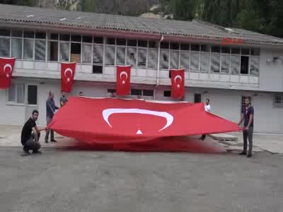 Kılıçdaroğlu'nun konvoyuna saldırıda şehit olan erin baba evine ateş düştü - 1