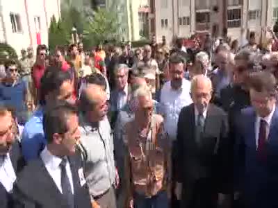 CHP lideri Kılıçdaroğlu'ndan şehit ailesine taziye ziyareti - 5