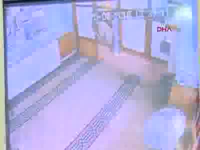 Camiden hırsızlık güvenlik kamerasında