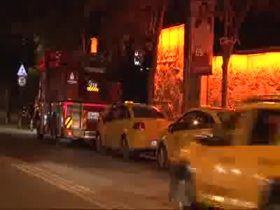 Ünlü gece kulübünde yangın paniği