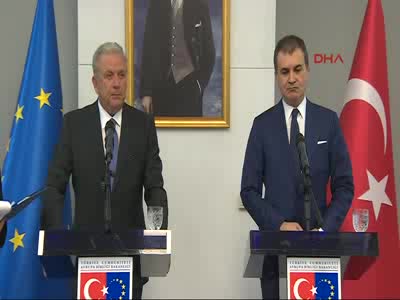 AB Bakanı Ömer Çelik, Avrupa Birliği Komiseri ile basın açıklaması yaptı - 3