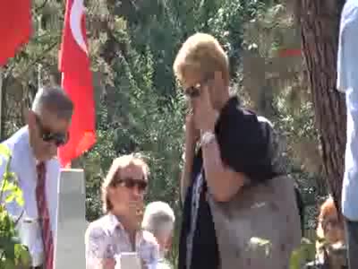 Bursalı Şehit Asteğmen mezarı başında anıldı