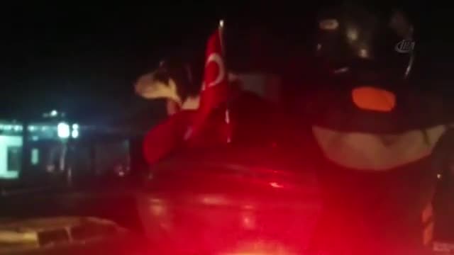 Bursa'da köpeğin tehlikeli yolculuğu