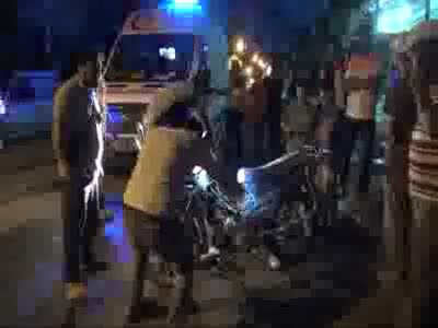 Siverek'te minibüsle çarpışan motosikletteki 2 kişi yaralandı