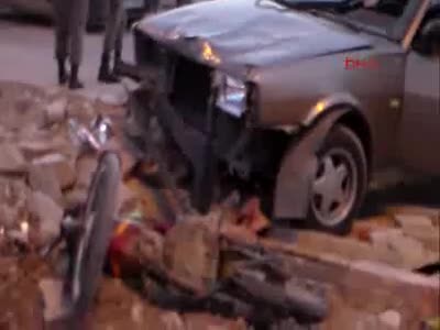 Otomobille motosiklet çarpıştı: 1 ölü