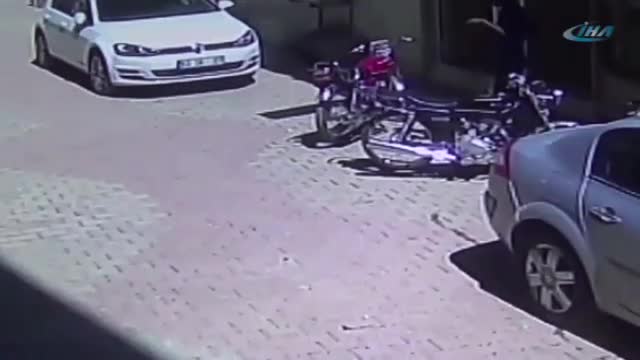 Motosiklet hırsızı kamerada