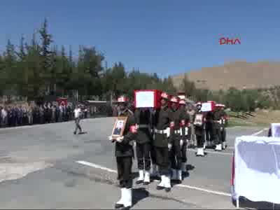Hakkari şehitleri için cenaze töreni