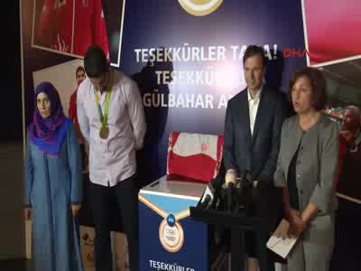 Taha Akgül mayosunu Olimpiyatlar Sergisi'ne armağan etti - 2