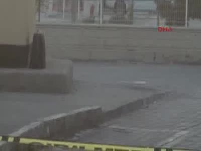 Şüpheli valiz fünye ile patlatıldı