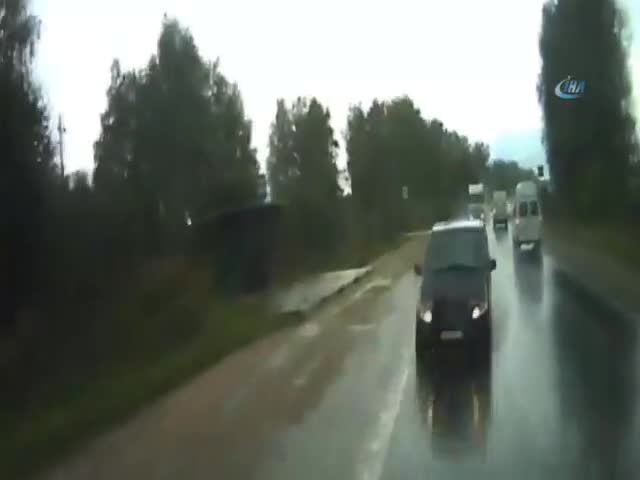 Sürücü uyudu, kamyon dehşet saçtı: 2 ölü