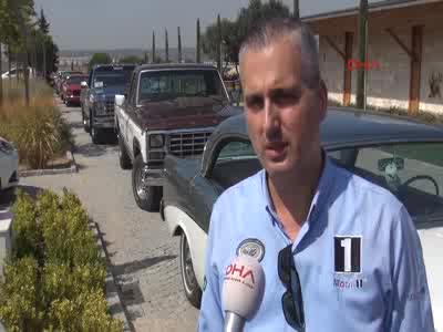 Klasik otomobilcilerden, İzmir'e zafer günü ziyareti