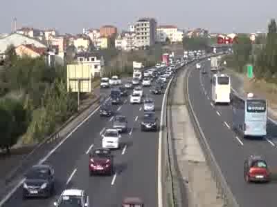 Tatilciler ulaşımı kilitledi