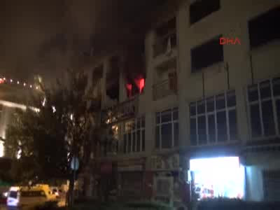 Bursa'da metruk binada yangın