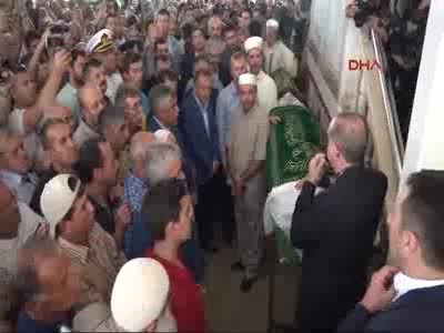 Cumhurbaşkanı Erdoğan, Erdek'te cenaze törenine katılıyor - 3