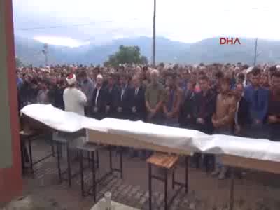 Karadeniz'de boğulan 3 kardeş toprağa verildi