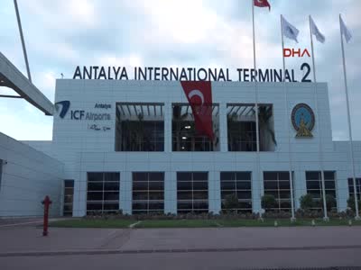 Antalya'ya 12 günde 30 bin Rus turist geldi