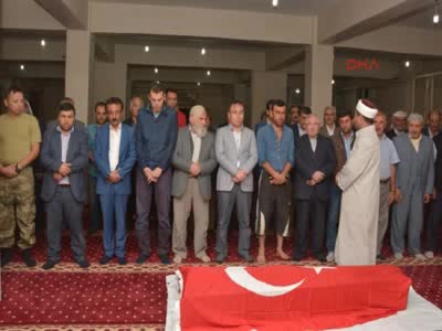 Çatak'ta şehit edilen korucu toprağa verildi