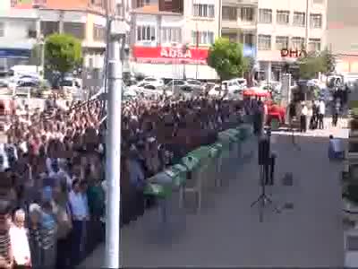 Çorum'da öldürülen 4 kişi, toprağa verildi