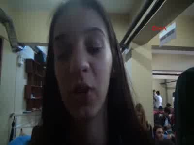 Okulları İmam Hatip Lisesi'ne dönüştürülen öğrencilerin eylemi sürdü
