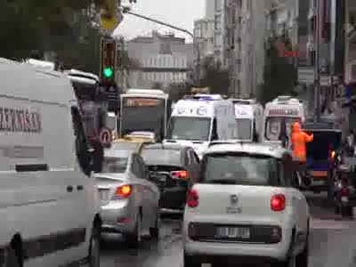 Şişli'de halk otobüsü dehşet saçtı: 3 yaralı