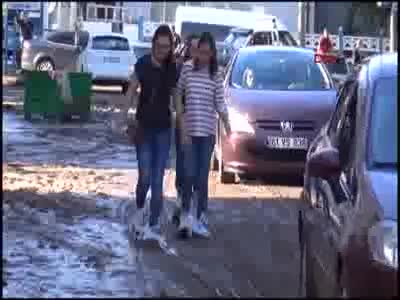 Trabzon'da su çekildi, temizlik başladı - 2