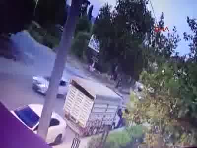 Bursa'da bisikletiyle kamyonun altında kalmıştı işte o anlar!