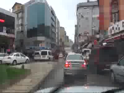 Zonguldak'ta heyelan 1 ev yıkıldı, 6 ev boşaltıldı