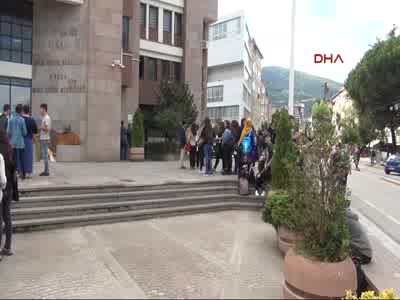 Bursa'da Zeki Müren Lisesi öğrencilerinden müzikli protesto