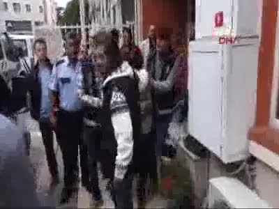 Şemsiyeli saldırgan adliyeye sevkedildi