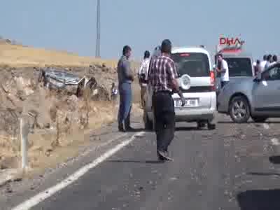 Askerleri taşıyan aracın geçişi sırasında patlama! - 2