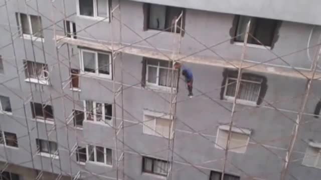 Akrobat değil işçi!