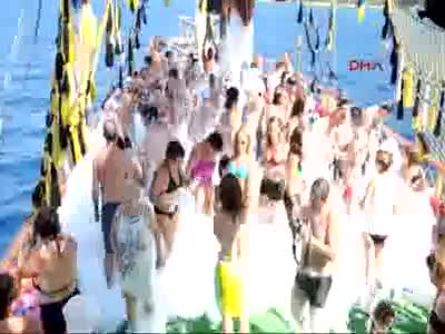 Bodrum'da tatilcilerin tekne keyfi