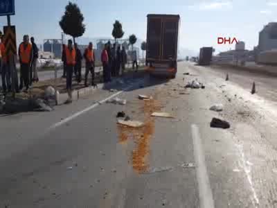TIR, otomobile çarptı: 1 ölü