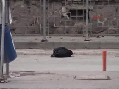 Otobüste unutulan çanta fünye ile patlatıldı