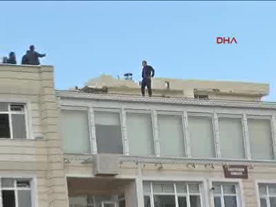 Kayseri'de 4 işçi haksız yere işten çıkarıldıklarını belirterek intihar etmek istedi