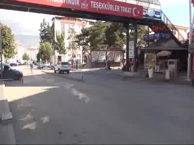 Tokat'ta şüpheli çanta fünyeyle patlatıldı