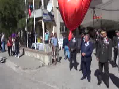 Şehit Yüzbaşı Özekin son yolculuğuna uğurlandı - 1