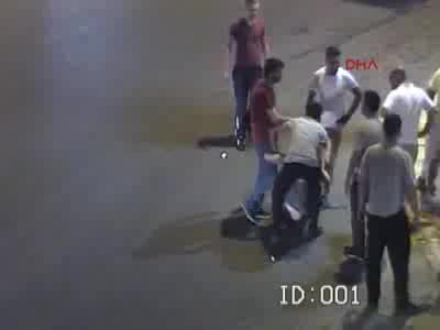 Taksicilerin silahlı, bıçaklı kavgası kamerada