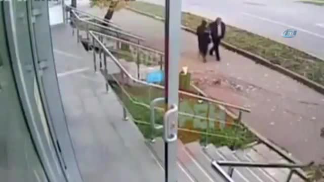 Kontrolden çıkan otomobil dehşet saçtı