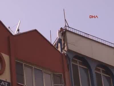 7'nci kattan atlamak istedi, psikolog 2 satte ikna etti