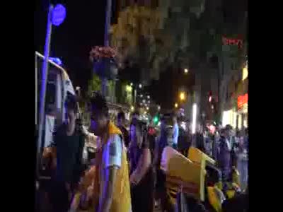 Zorla para isteyenlere direnince bıçaklandı